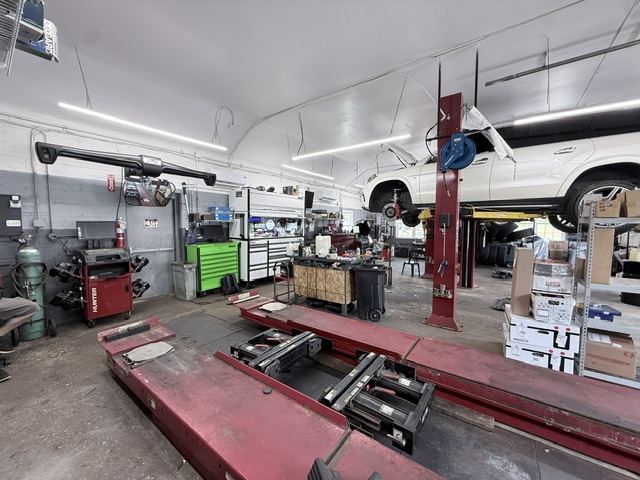 Weston Automotive service and alignment bays